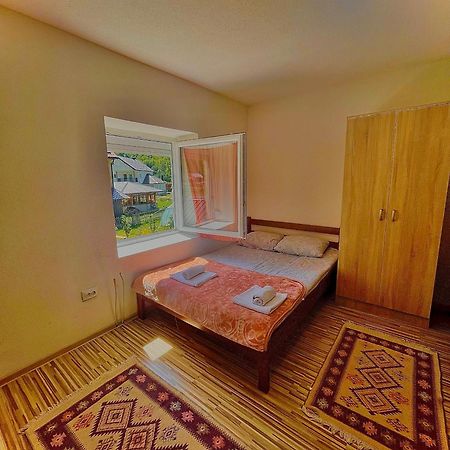 The Blue Eye Bed & Breakfast Vuthaj Екстериор снимка