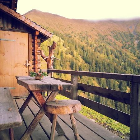 The Blue Eye Bed & Breakfast Vuthaj Екстериор снимка