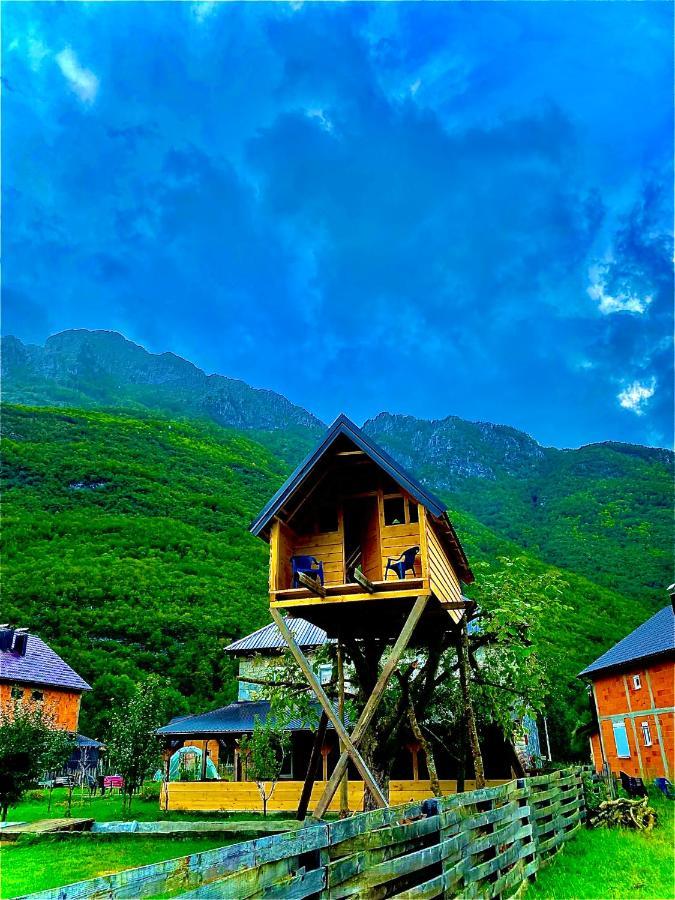 The Blue Eye Bed & Breakfast Vuthaj Екстериор снимка