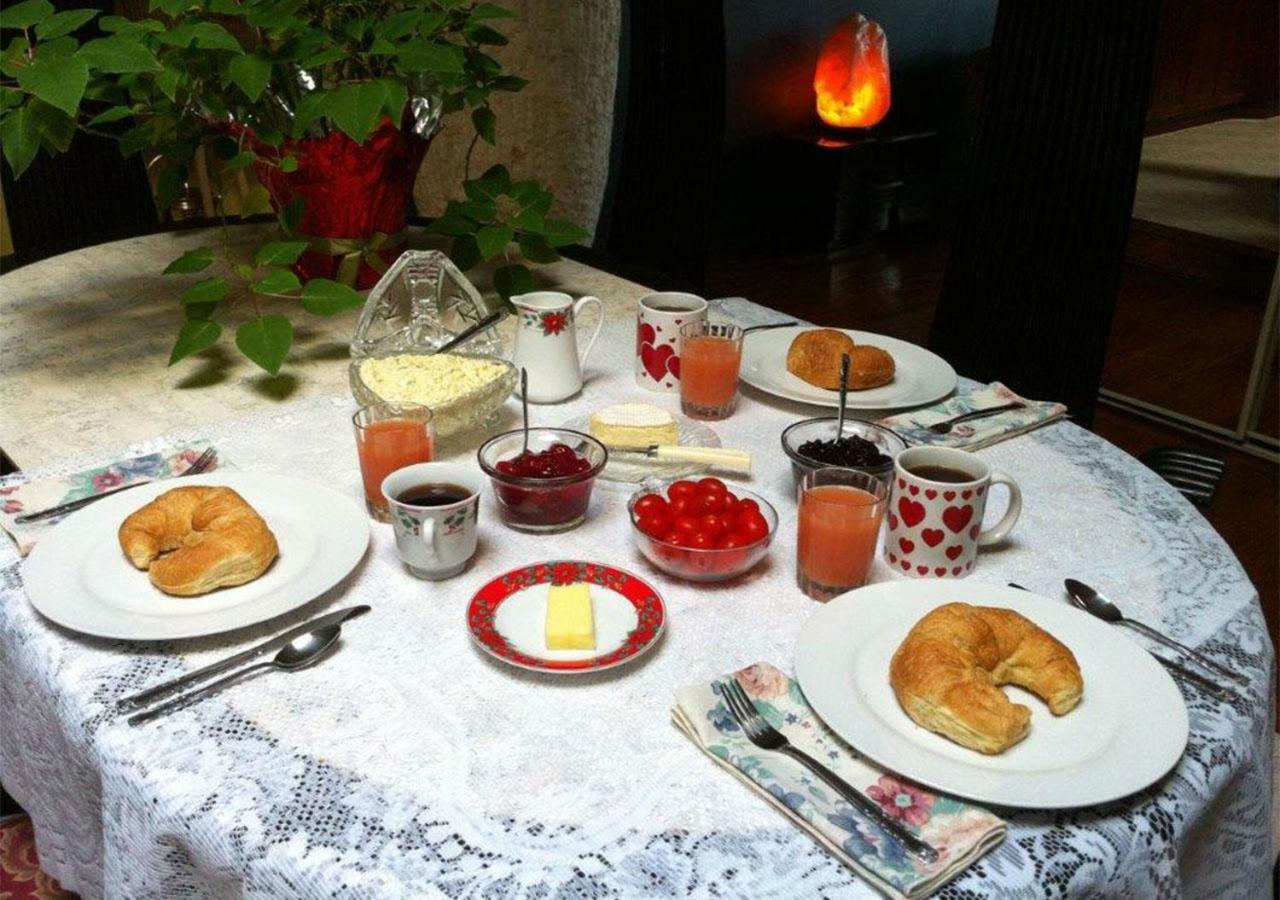 The Blue Eye Bed & Breakfast Vuthaj Екстериор снимка