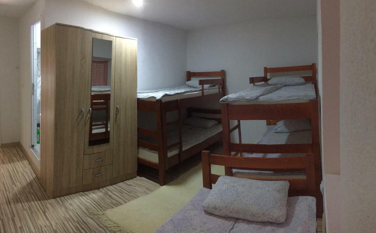 The Blue Eye Bed & Breakfast Vuthaj Екстериор снимка